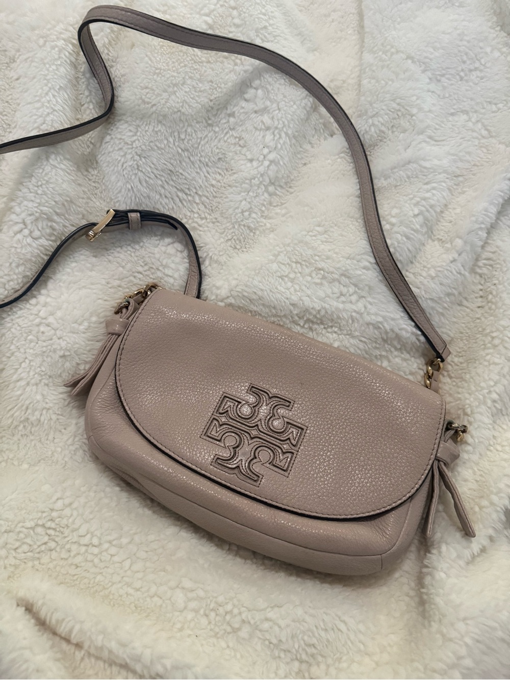 Tory Burch Pebbled Leather Crossbody in Light Taupe